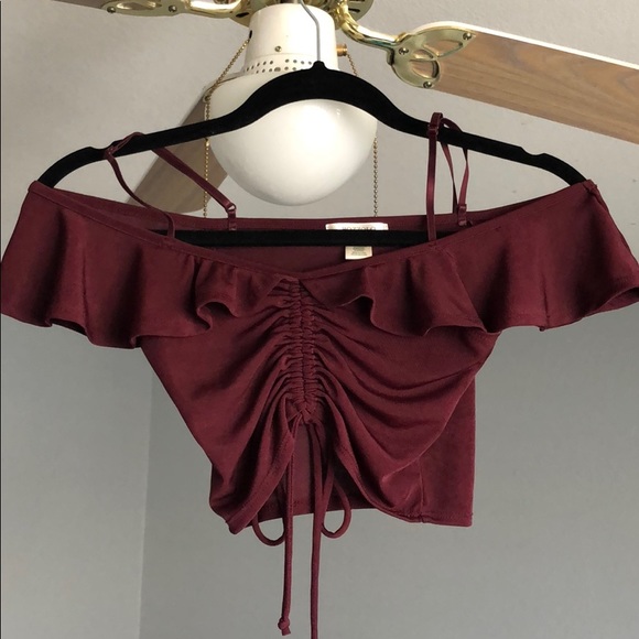 Off Shoulder Crop Top - Picture 4 of 5